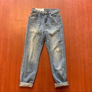 BDG 27W Mom High Rise Jeans